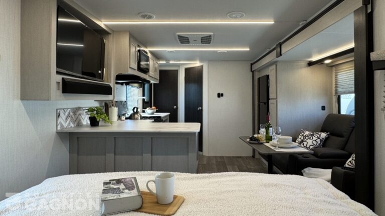 Shadow Cruiser 235 RBS 2025 (14)