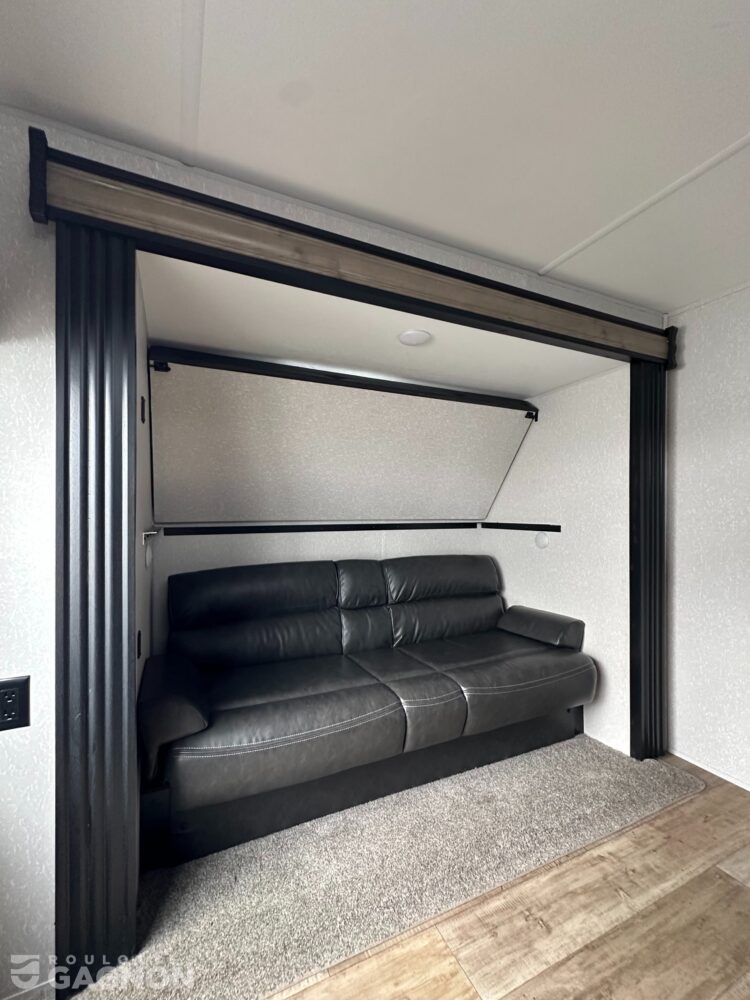 Cherokee 294BH 2022 (35)