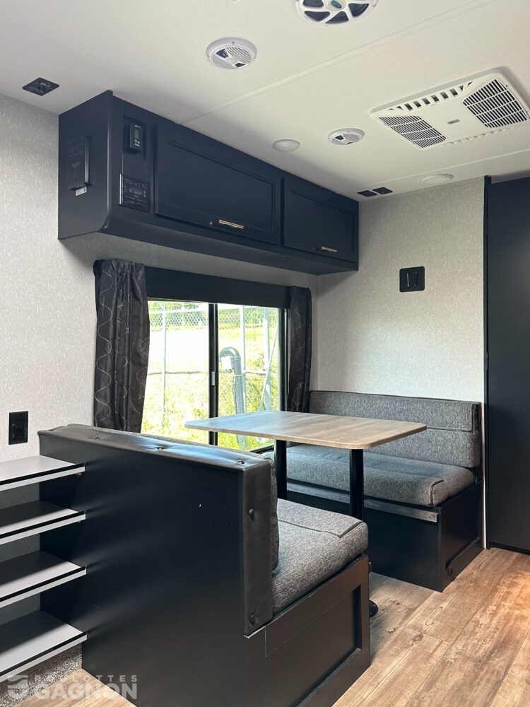 Grey Wolf 24JS 2022 (12)