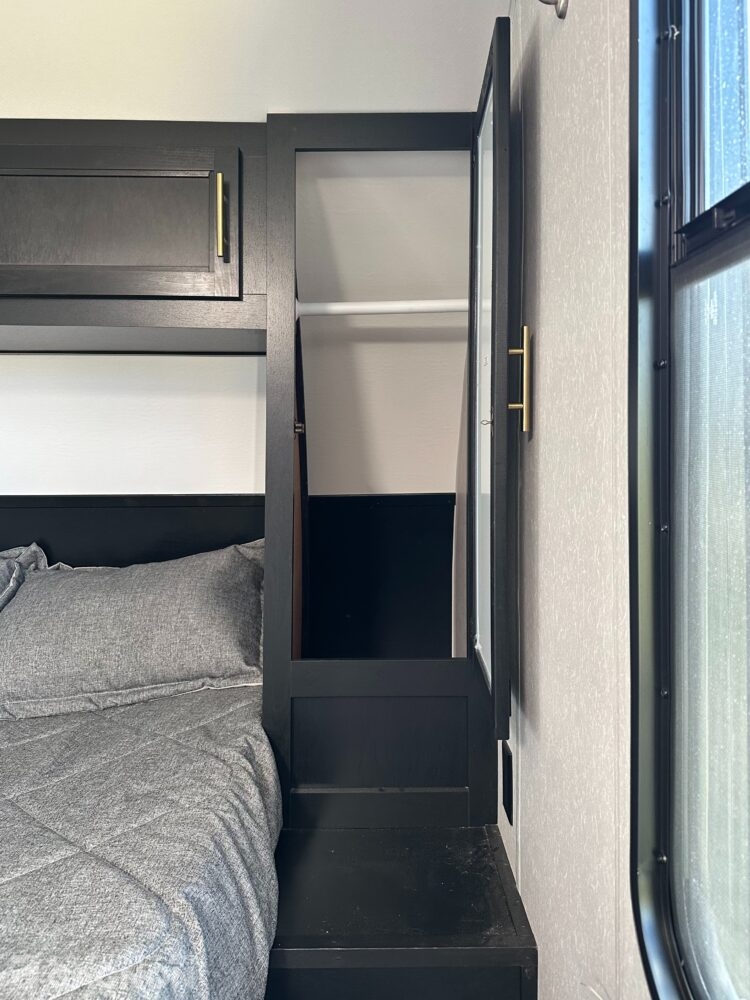 Grey Wolf 24JS 2022 (19)