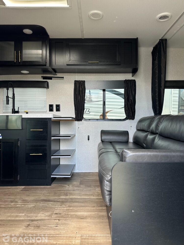 Grey Wolf 24JS 2022 (25)