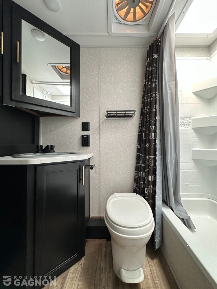 Grey Wolf 24JS 2022 (8)