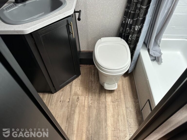 Grey Wolf 24JS 2022 (9)