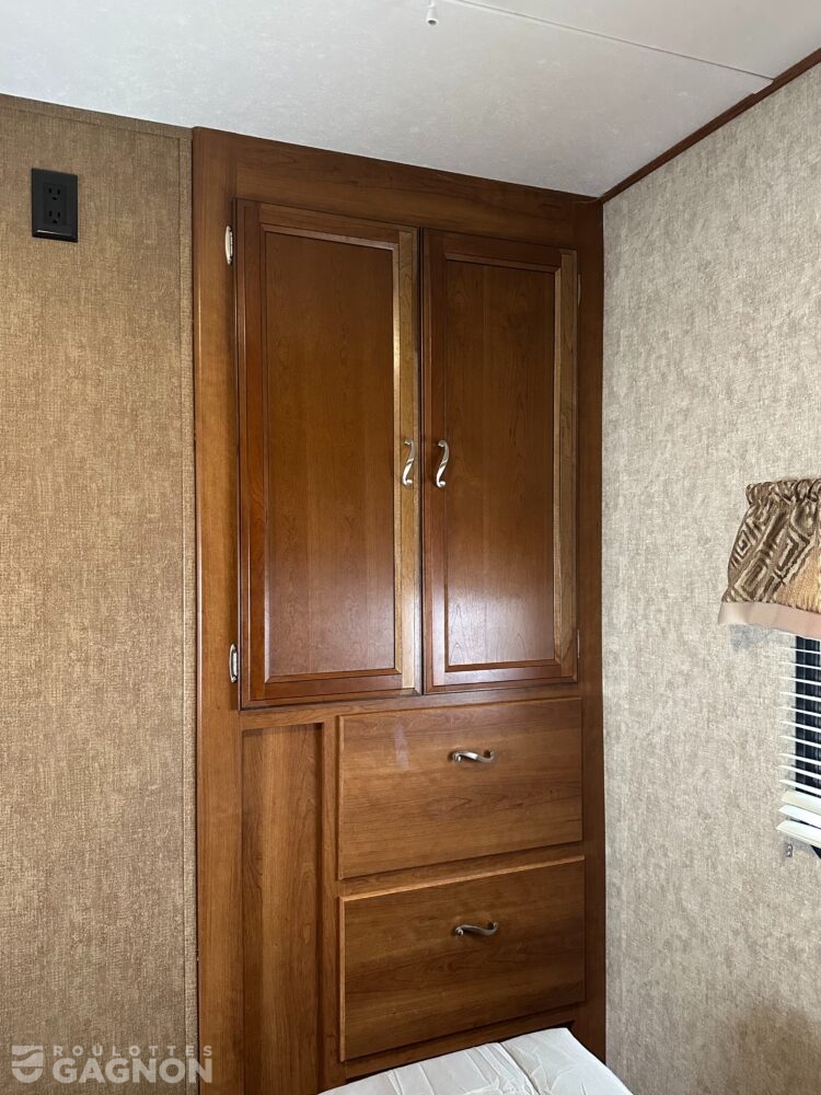 Avenger 32 QBI 2017 (12)