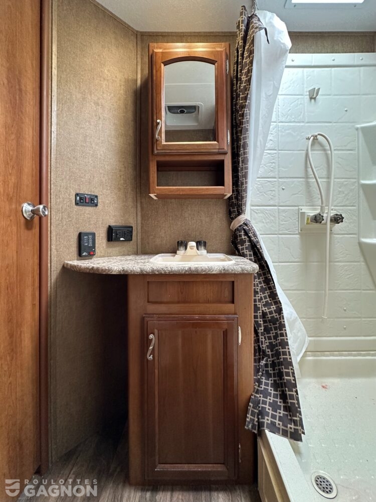 Avenger 32 QBI 2017 (15)