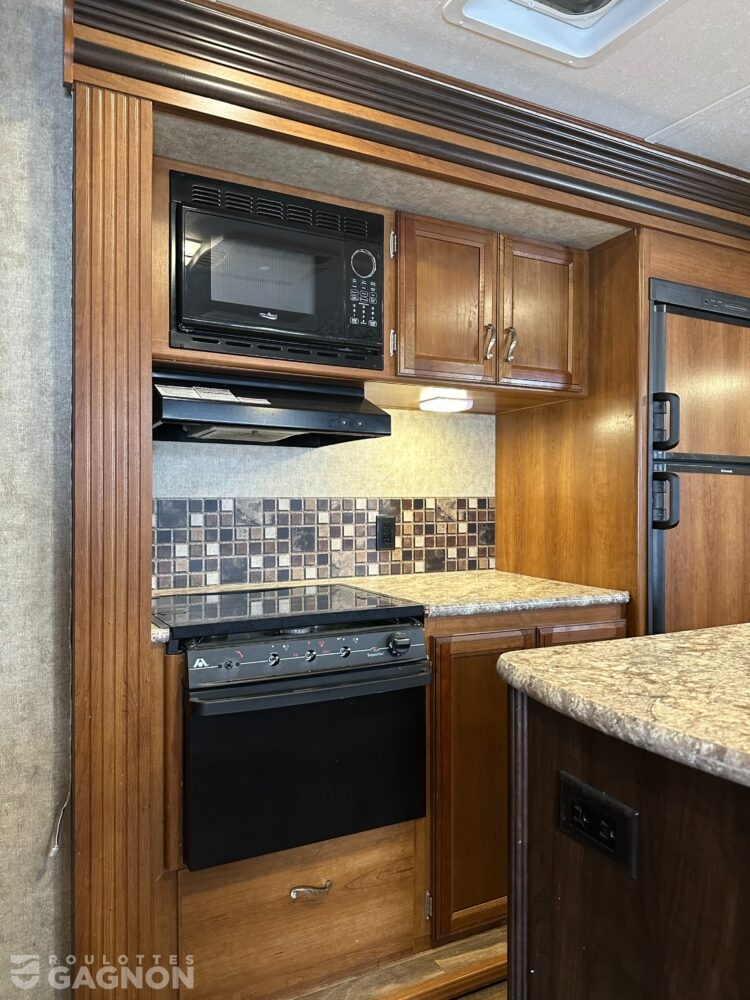 Avenger 32 QBI 2017 (25)