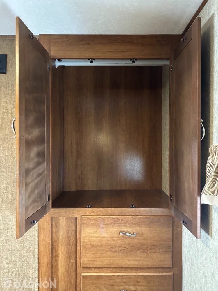 Avenger 32 QBI 2017 (10)