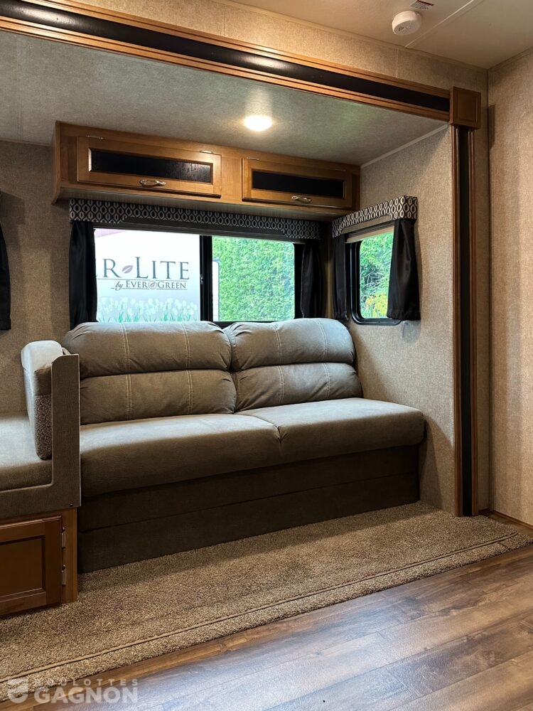 Catalina 333BHTSCK 2018 (28)