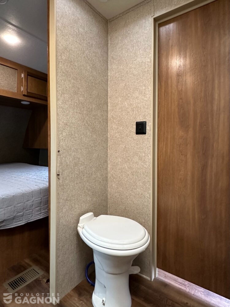 Catalina 333BHTSCK 2018 (33)