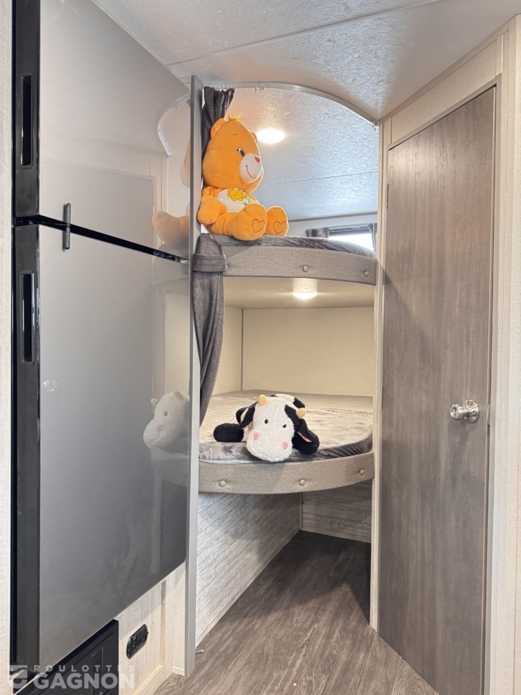 Aurora 18BHSX 2026 (33)