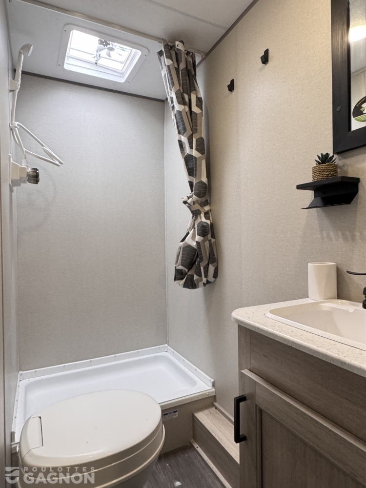 Aurora 18BHSX 2026 (35)