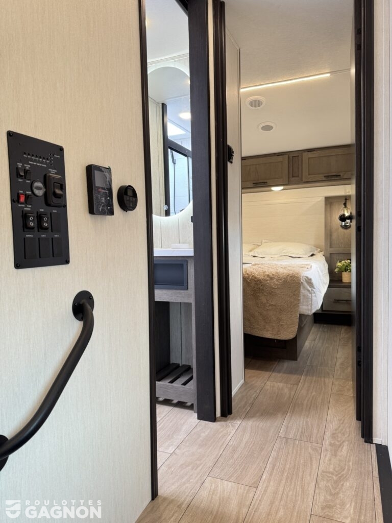 Arctic Wolf 285OPT 2026 Roulottes Gagnon Roulottes Neuves Et Arctic Wolf 285opt 2026 25 768x1024 