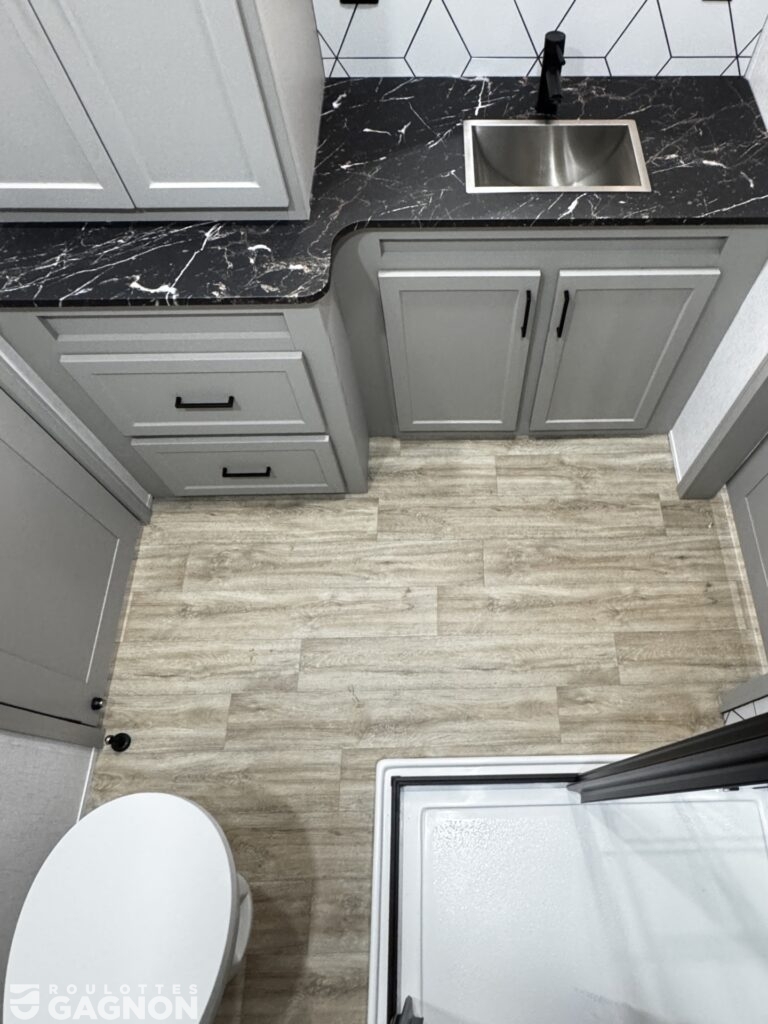 Baypoint 33FLRP 2026 avec balcon (14)