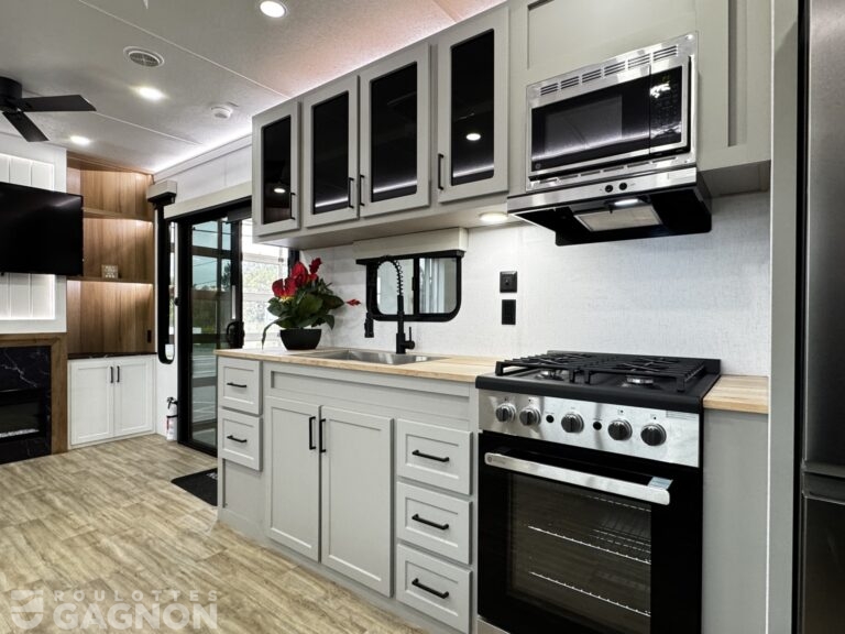 Baypoint 33FLRP 2026 avec balcon (25)