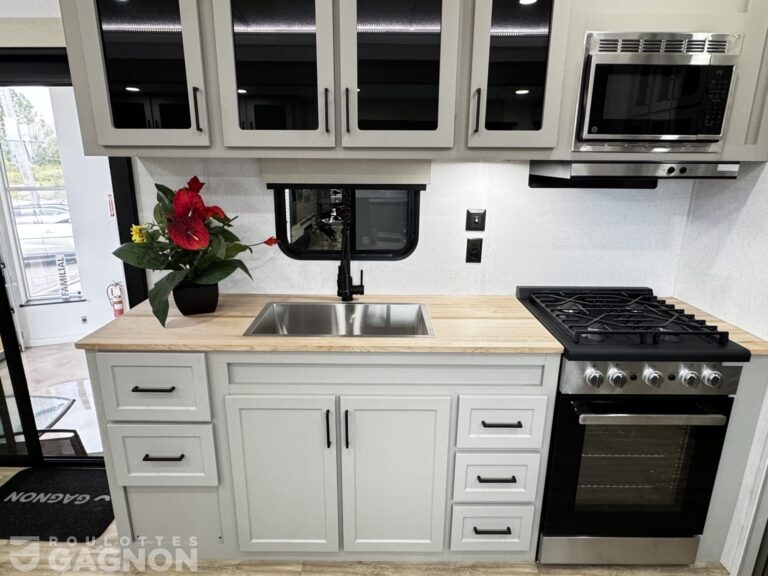 Baypoint 33FLRP 2026 avec balcon (8)