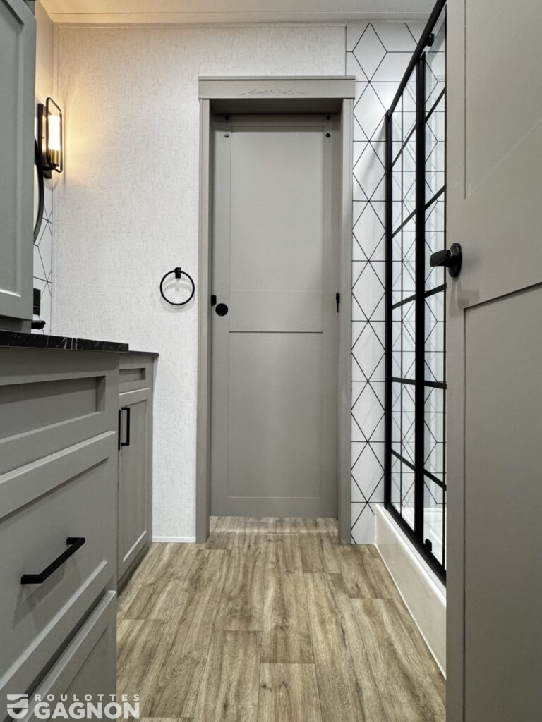 Baypoint 33FLRP 2026 avec balcon (10)
