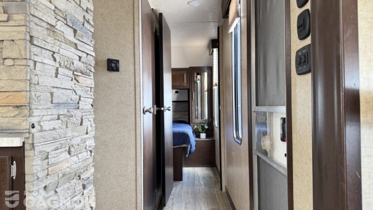 Cherokee 304R 2018 (20)