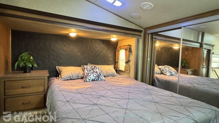 Cruiser 330SS 2012 (21)