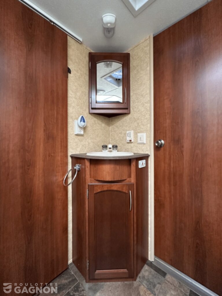 Crusader 290 RLT 2012 (14)