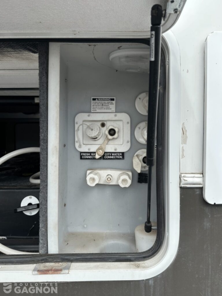 Crusader 290 RLT 2012 (32)