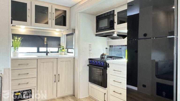 Surveyor 204MKLE 2026 (12)