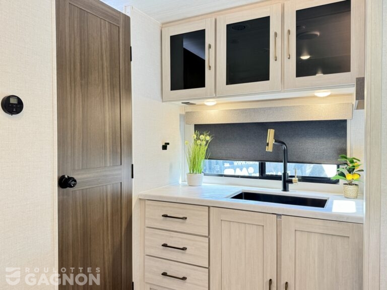 Surveyor 204MKLE 2026 (16)