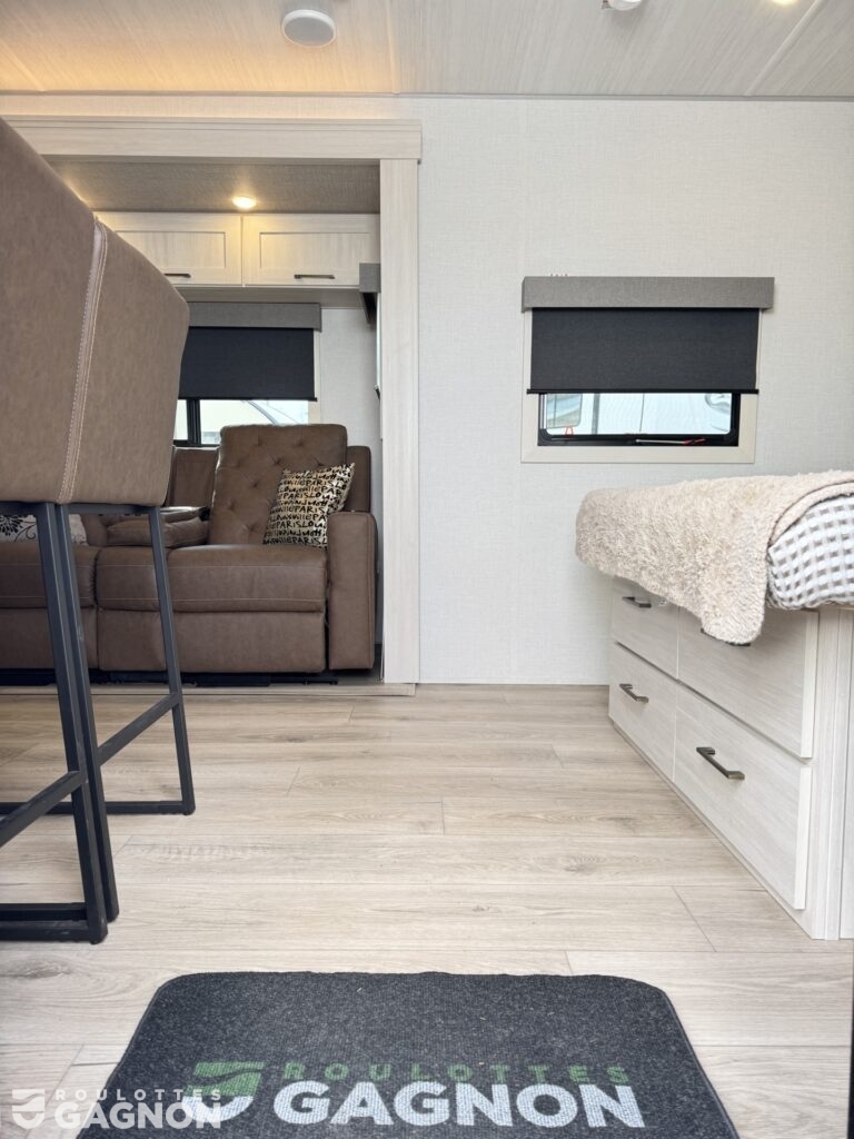 Surveyor 204MKLE 2026 (6)